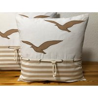 1x Maritime Kissenhüllekissenbezug Weiß/Beige Möwen 50x50cm von Ammerkind