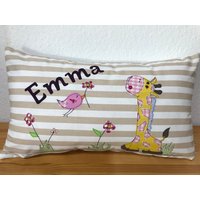 Kinder Kissen Mit Wunsch Namen, Kuschelkissen Beige /Weiß Giraffe 30 X50cm von Ammerkind