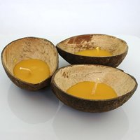 Kokosnuss-Shell-Kerzen Schwimmend Mit Bienenwachs Oder Kokosnusswachs Umweltfreundliches, Biologisch Abbaubares Set Von 3 von AmmonEnterprises
