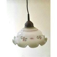 Vintage Peill &putzer Hängelampen Milchglass Pendelleuchten Mit Blumenmuster, Hängelampen. Art Deco von AmnaInterior