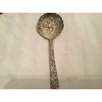 S. Kirk & Sohn Repousse Servieren Löffel Sterlingsilber - Geschenk 1932-1979 Besteck Für Mittagessen Hochzeits Jahrestag Antik Vintage von AnAlternateEnding