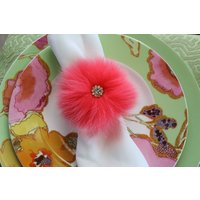 Serviettenringe, Serviettenhalter Elegante Pelz-Serviettenringe Mit Einem Kristall-Mittelakzent, 4-Er Set von AnExtraSpecialDesign