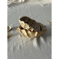 Handgemachte Gesprenkelte Keramikschale Rustikale Wabi Sabi Servierplatte von AnaArtBoutiquestudio