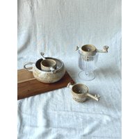 Keramik-Teesieb Handgemachtes Kräutertee-Sieb Rustikales Keramik-Infuser Blattsieb Geschenk Für Tee-Routine-Liebhaber Ton Getränk Ware Zubehör Keramik-Teesieb Handgemachtes Kräutertee-Sieb Rustikales Keramik-Infuser Blattsieb Geschenk Für Tee-Routine-Liebhaber Ton Getränk Ware Zubehör von AnaArtBoutiquestudio