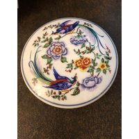 Chamart Limoges Deckeldose 3, 5" Runde Porzellan Trinket Box Mit Pfau Und Floralem Motiv - Frankreich Chamart Limoges Deckeldose 3, 5" Runde Porzellan Trinket Box Mit Pfau Und Floralem Motiv - Frankreich von Anaforia