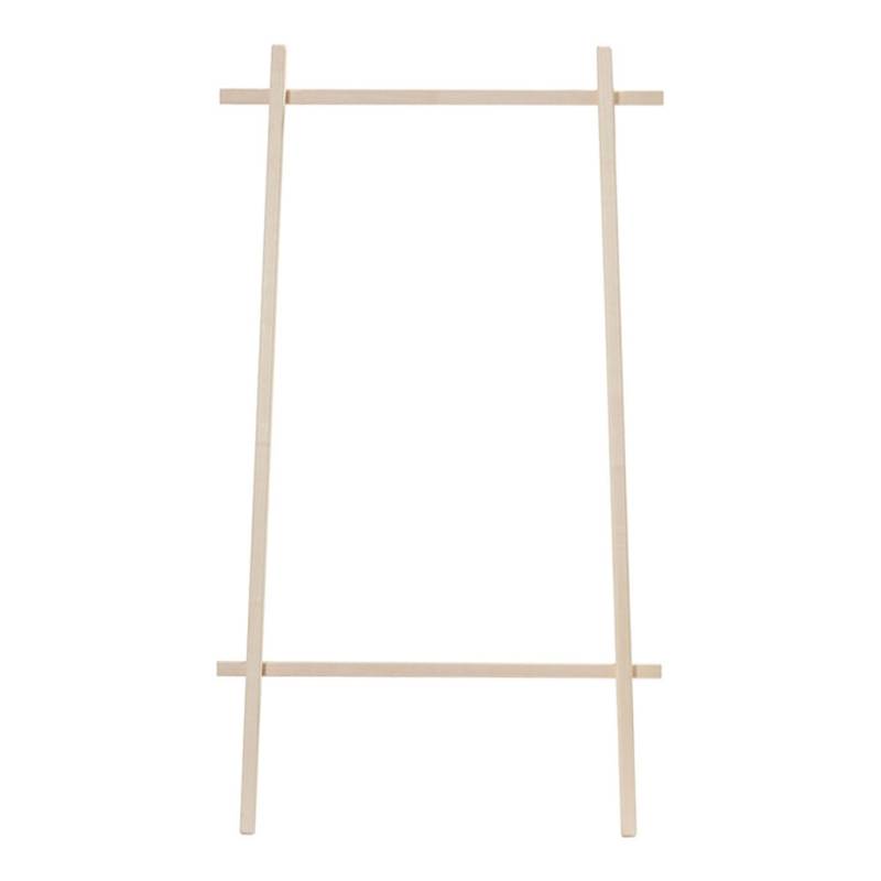 Andersen Furniture - Clothes Rack - schlanke Anlehngarderobe aus Holz von Andersen Furniture