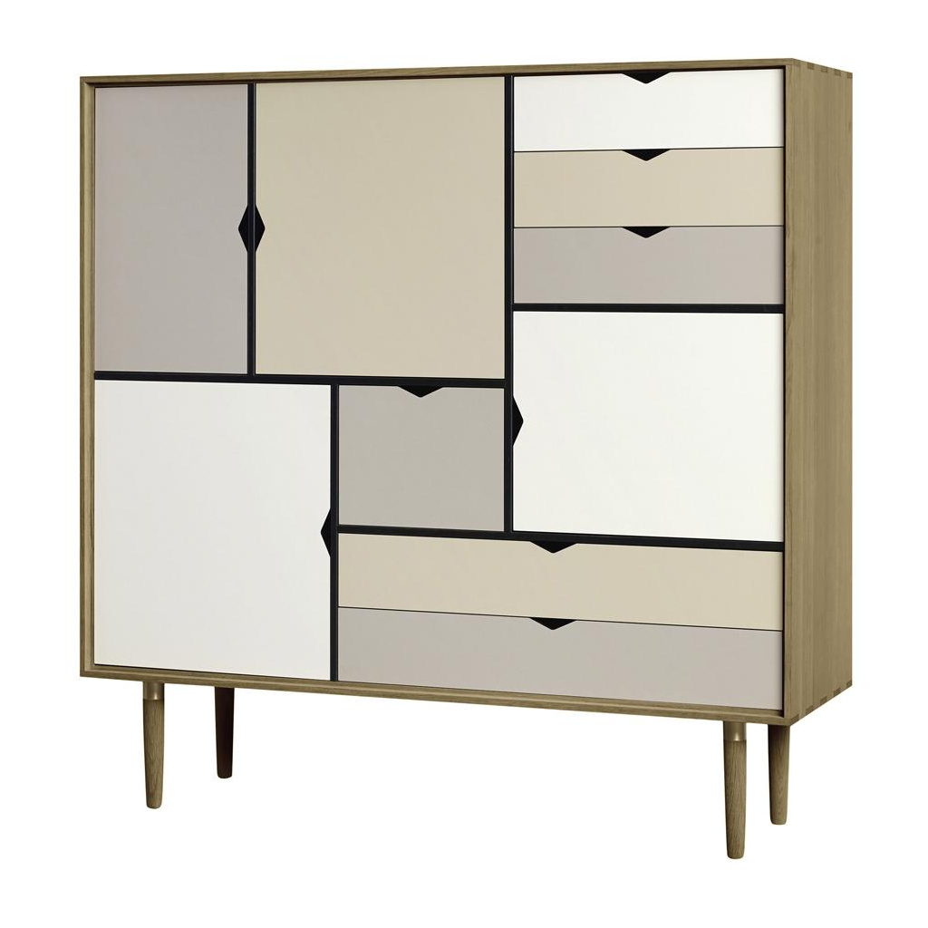 Andersen Furniture - S3 Highboard Fronten bunt - silberweiß/beige/metallgrau/Eiche geölt/BxHxT 130x132x43cm von Andersen Furniture