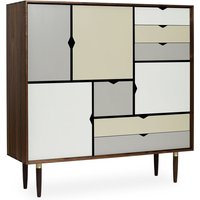 Andersen Furniture - S3 Kommode, Walnuss geölt/ Fronten silver (silber weiß), doeskin (beige), iron (metallgrau) von Andersen Furniture