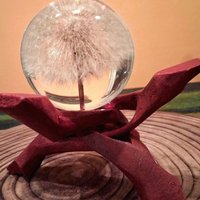 Pusteblumenkugel Mit Ständer 7 cm "Getragen Im Holzgeflecht' Pusteblumenkugel Mit Ständer 7 cm "Getragen Im Holzgeflecht' von AnderstARTig