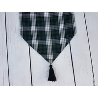 Geen Karierter Tischläufer, Waldtischläufer, Waldgrüner Tartan Läufer von AndraOtoTextiles