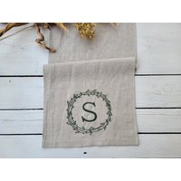 Monogramm Tischläufer, Personalisierter Leinenläufer, Bestickte Personalisierte Tischdecke von AndraOtoTextiles
