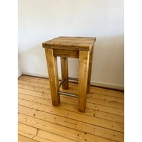 Barhocker Altholz | Auch Für Draußen Geeignet Sitzhocker Hochstuhl Hocker Massivholz Bauholz Garten Gartenstuhl Balkonstuhl von AndreKarger