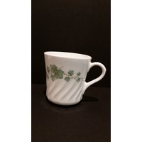 Corelle Callaway Tasse von AndreasAntiquesFinds