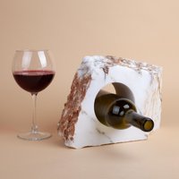 Handgemachter Weinflaschenhalter Aus Fliederfarbenem Marmor - Einzigartiges Steinregal Handgemachter Weinflaschenhalter Aus Fliederfarbenem Marmor - Einzigartiges Steinregal von AndresStoneDesign