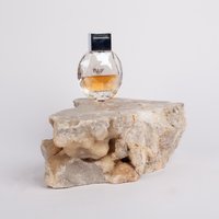 Natürliche Travertin - & Onyx-Fragmente, Alabaster, Travertinstücke, Ausstellungsstein, Natursteinstütze, Schmuckständer, Schmuckständer von AndresStoneDesign