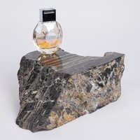 Natürliches Marmor Fragment Schmuckständer, Stein Stütze | 10, 2 "X 6, 7" X 3, 5 " von AndresStoneDesign