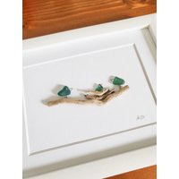 Andressâ - Handgemachtes Seeglasbild Kleine Familie Perfektes Geschenk Zur Geburt Mit Echtem Ostsee Seeglas Andressâ - Handgemachtes Seeglasbild Kleine Familie Perfektes Geschenk Zur Geburt Mit Echtem Ostsee Seeglas von AndressaSchmuck