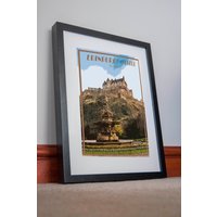 Edinburgh Castle Druck Poster Leinwand Schottland Wandkunst Dekor Bild Urlaub Home Retro Reise Vintage Wand Affiche Stil Wanderung von AndriusPosters