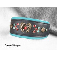 Windhundhalsband Hundehalsband Viele Hunderassen Mit Swarovski Nieten Rhinestone Windhund Greyhound Lurcher Galgo Saluki Sloughi Whippet Windhundhalsband Hundehalsband Viele Hunderassen Mit Swarovski Nieten Rhinestone Windhund Greyhound Lurcher Galgo Saluki Sloughi Whippet von Anfayah