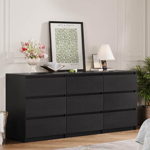 Moderne, schwarze Kommode für Schlafzimmer, mit 9 Schubladen, minimalistische große Kommode mit glatten Schubladenschienen, griffloses Design und dicke Paneele, Holzkommode von Angel Sar