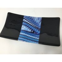 Geschliffenes Tablett Aus Glas, Schwarz Blau Dekorative Kunst Glas Serviertablett von AngelasArtGlass