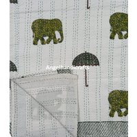 Elefant & Regenschirm Design Kantha Quilt Hand Block Print Tagesdecke Handgefertigte Baumwoll Decke Stich Bettwäsche Bettdecke Wendeüberwurf von AngelhandicraftIndia