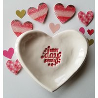 Valentinstag Geschenk Herz Schale Schmuckschale Verlobungsschale Best Day Ever Vorrätig Und Versandfertig in Rot von Angelheartdesigns