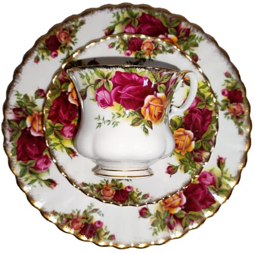 verkauft : Royal Albert/Original/Old Country Roses/klein / 1 Tasse - 1 Untertasse - 1 Kuchenteller/Original/Bone China/England von AngiesStrickZauber