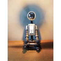 Die Meditator Industrielle Roboter Lampe Mit Usb Ports von AnglerfishLighting