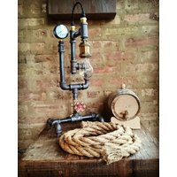 Die Pub-Lampe - Industrielle Rohrlampe Mit Ein/Aus-Ventil, Antik Messing, Dampfmessgerät Und Vintage Schnur Optionen von AnglerfishLighting