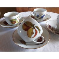 Royal Worcester Evesham Porzellan Teetassen Und Untertassen | 4Er Set von AngloFrenchVintage