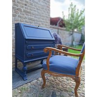 Schöner Aufgearbeiteter Sekretär in Shabby Mit Stilvollem Sessel Schöner Aufgearbeiteter Sekretär in Shabby Mit Stilvollem Sessel von AnitaKreysch