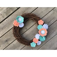 Frühlingskranz, Pfirsich Mint Filz Blumenkranz, Rustikaler Kranz von AnitaRexDesigns