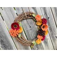 Herbst Kranz, Rustikaler Filz Blume Weinrebe Haustürkranz, Danksagungskranz von AnitaRexDesigns