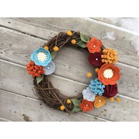 Filzblumenkranz, Herbstkranz, Orange Blauer Rustikaler Kranz von AnitaRexDesigns