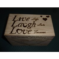 Personalisierte Rezept Box - Holzgebrannte Kunst Brandmalerei Pyrographie 6"x3"x4.5" von AnitasCraftShop