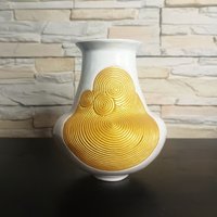Vase Aelia Weiß Mit Goldenem Muster, Klein Vase Aelia Weiß Mit Goldenem Muster, Klein von AnkasKeramik