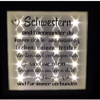 Leuchtrahmen, Beleuchteter Bilderrahmen Mit Spruch " Schwestern ", Beleuchtung, Geschenk, Dekoration, Wohnaccessoires Leuchtrahmen, Beleuchteter Bilderrahmen Mit Spruch " Schwestern ", Beleuchtung, Geschenk, Dekoration, Wohnaccessoires von AnkesHandmadeShop