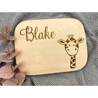 Brett Frühstücksbrett Schneidebrett Kinderbrett Geschenk Geburtstag Weihnachten Küche Junge Mädchen Giraffe Name Namensbrett Holz Braun von AnkeskreativeSuite