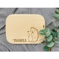 Brett Personalisiert Frühstücksbrett Schneidebrett Kinderbrett Geschenk Geburtstag Weihnachten Junge Mädchen Igel Name Namensbrett Holz Brett Personalisiert Frühstücksbrett Schneidebrett Kinderbrett Geschenk Geburtstag Weihnachten Junge Mädchen Igel Name Namensbrett Holz von AnkeskreativeSuite