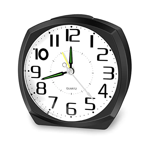 Analog Wecker Klein, Ankilo Analog Uhr Leise Ohne Ticken, Wecker mit Schlummerfunktion, Nachtlicht, Batteriebetrieben Tragbarer Wecker für Schlafzimmer Wohnbereich Büro Reisen von Ankilo