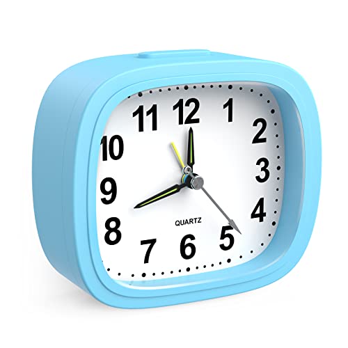 Ankilo Analog Wecker Klein, Mini Analog Uhr Leise Ohne Ticken, Wecker mit Schlummerfunktion, Nachtlicht, Batteriebetrieben Tragbarer Wecker für Schlafzimmer Wohnbereich Büro Reisen Blau von Ankilo