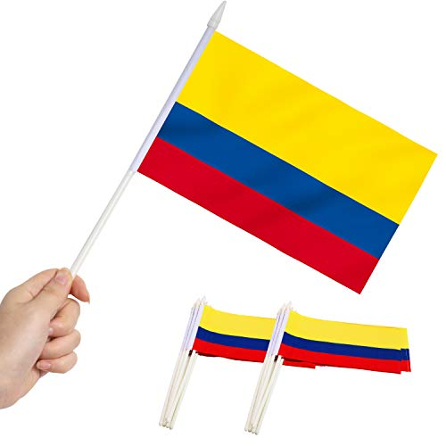 Anley Kolumbien-Miniatur-Flagge – 12,7x20,3 cm Mini kolumbianische Flaggen, farbecht & lebendige Farben, 12,7x20,3 cm, Handstange mit 30,5 cm weißer, massiver Stange und Speerspitze (1 Dutzend) von Anley