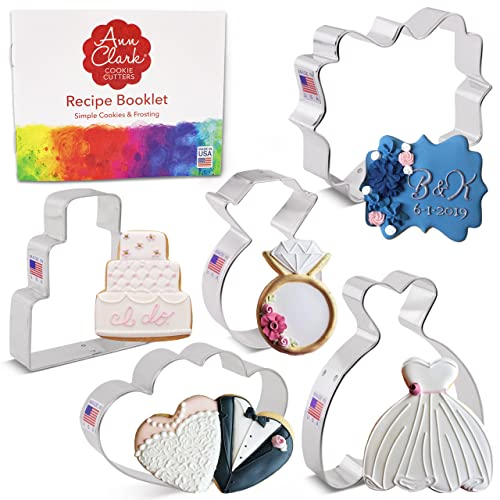 Ann Clark Cookie Cutters 5 Stück Hochzeit Ausstechformen Set mit Rezeptheft Quadratische Plakette Hochzeitstorte Hochzeitskleid Diamant Ring Doppelherz Ann Clark Cookie Cutters 5 Stück Hochzeit Ausstechformen Set mit Rezeptheft Quadratische Plakette Hochzeitstorte Hochzeitskleid Diamant Ring Doppelherz von Ann Clark Cookie Cutters