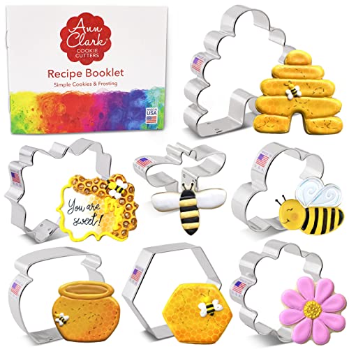 Ann Clark Cookie Cutters 7-teiliges Ausstechformen-Set mit Rezeptheft, süßer Biene, kleiner Blume, Honigtopf, Bienenstock, Waben und mehr von Ann Clark Cookie Cutters