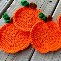 Gehäkelte Herbst-Kürbis-Untersetzer von AnnaElliottDesigns
