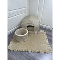 Beige Designer Hundehaus Personalisiert Prinz Hundebett Katzenbett Nach Maß Welpe Haus Geburtstag Hund von AnnaHappydog