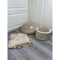 Beige Hundebett Katzenbett Designer Personalisiertes Luxus Hundekissen Kissen Nach Maß Personalisiert von AnnaHappydog