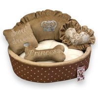 Beige Minky Fell Hundebett Personalisierte Prinzessin Haustierbett von AnnaHappydog