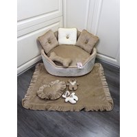 Beige Und Creme Personalisiert Hundebett Designer Haustierbett Katzenbett Nach Maß Personalisiertes Geburtstag Hund Geschenk von AnnaHappydog